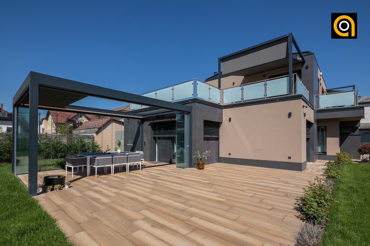 Renson Camarque bioklimatikus pergola integrált vízelvezetővel